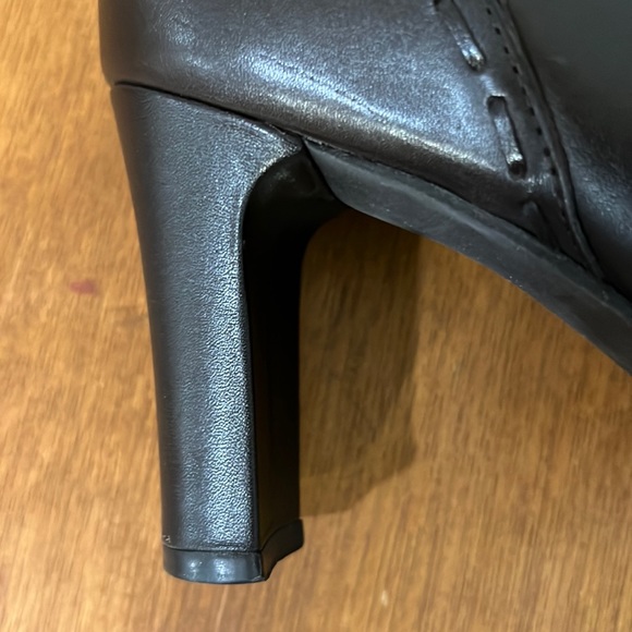 NATURALIZER  Women’s Boots  LEATHER Size 7W  color Brown Heels 3.5” - Picture 9 of 16